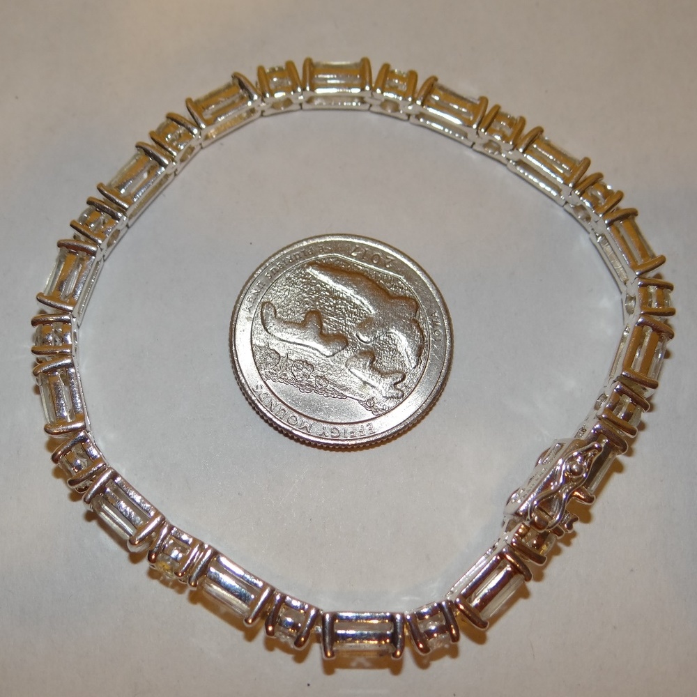 White Topaz 7 1/2" In-Line Tennis Bracelet - Picture 4 of 8